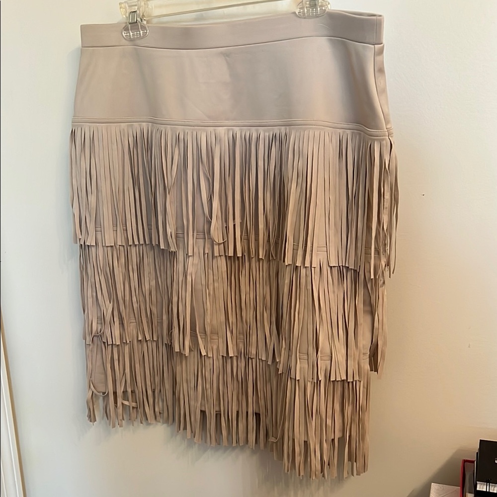 Chicos size 2 Beige Fringed Tan Skirt Excellent Condition